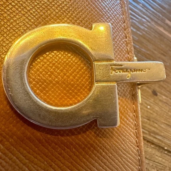 Salvatore Ferragamo Gancini Leather Bifold Wallet Unisex - Picture 7 of 9